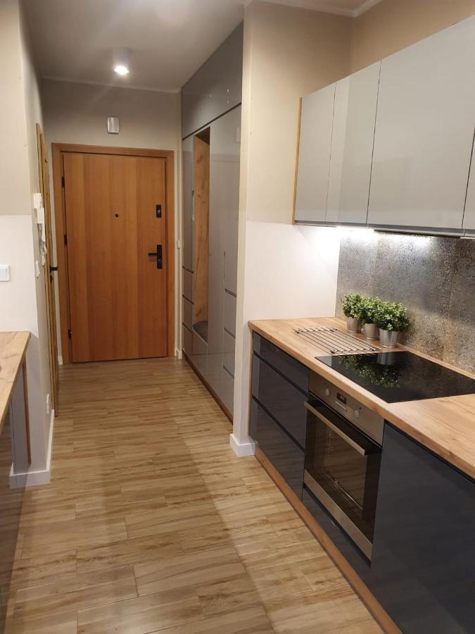 Osiedle Ptasie, New - Lux - Priv Parking Apartment